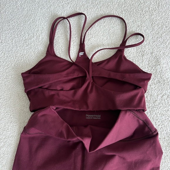 Fabletics Deep Red workout set - Picture 7 of 8